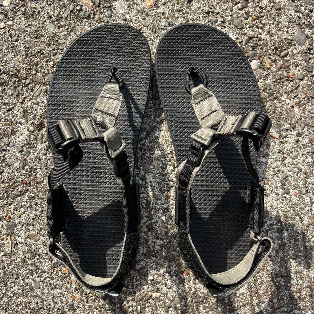 Bedrock Cairn Evo sandals women’s 7 / men’s 6 in Charcoal